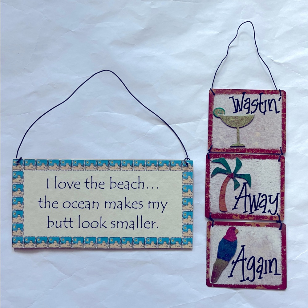 Pair of metal beach saying decor